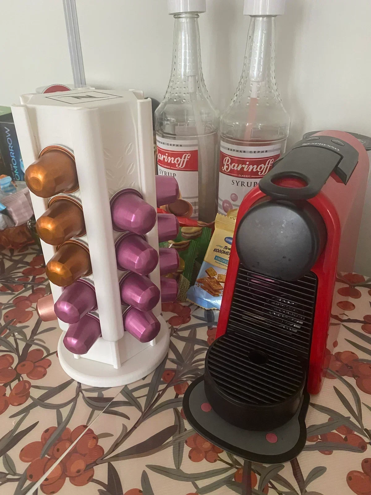 Nespresso Вращающаяся подставка-органайзер для кофейных капсул.